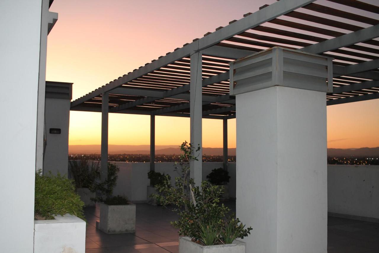 Vista Sierra Downtown With Parking Apartment